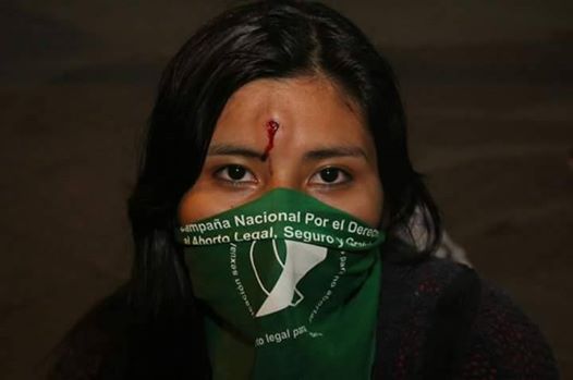 Le dicen violenta a la mujer que reclama por sus derechos y no al sistema que la oprime