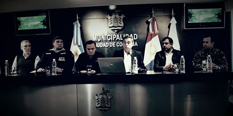 Arriba las manos, les traemos la paz