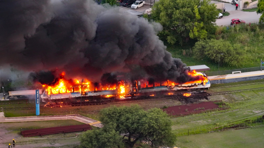 Tragedia y caos en el Tren de las Sierras: una formación destruida y múltiples siniestros en 48 horas